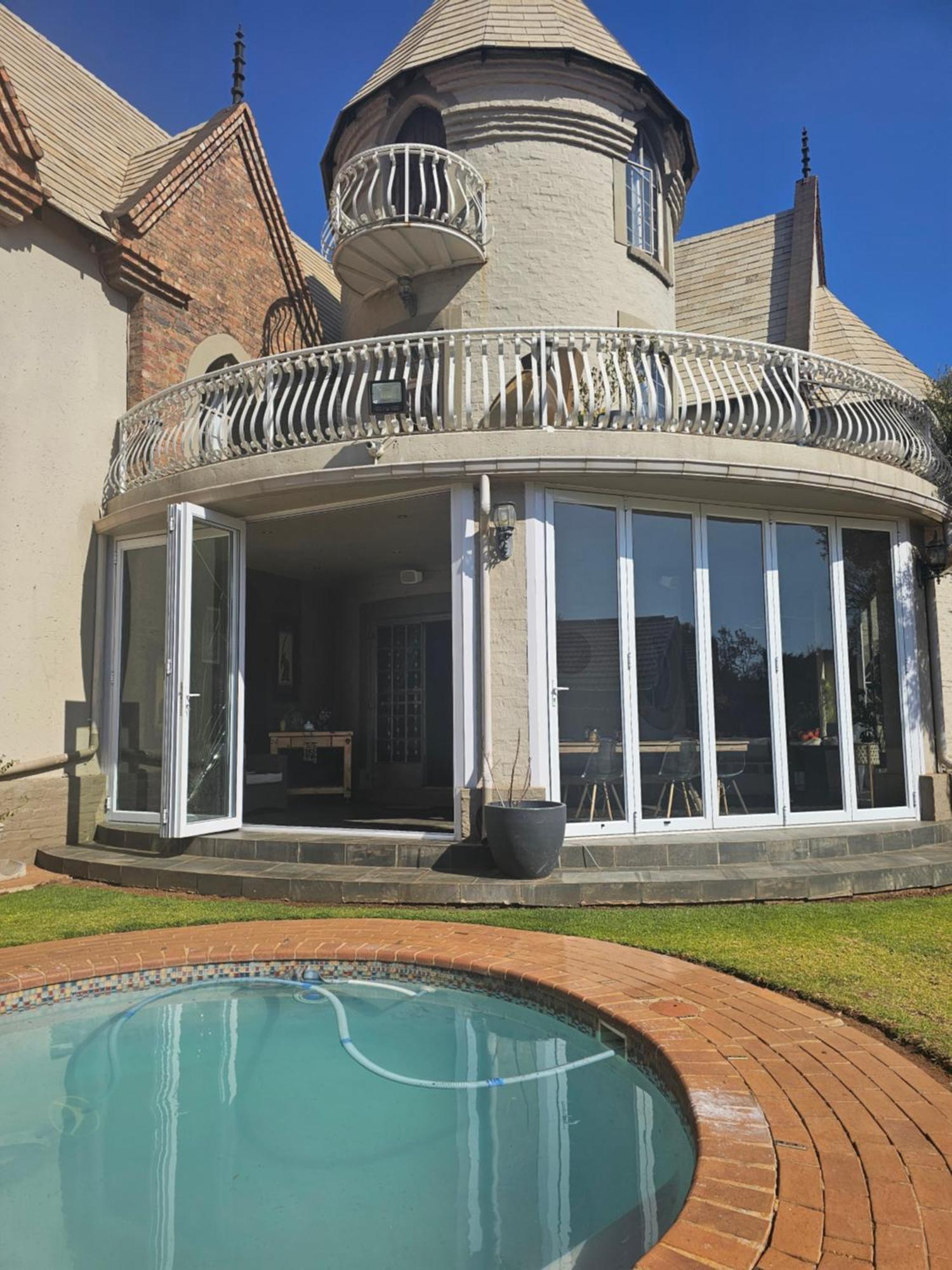 Castle Home Centurion Bagian luar foto